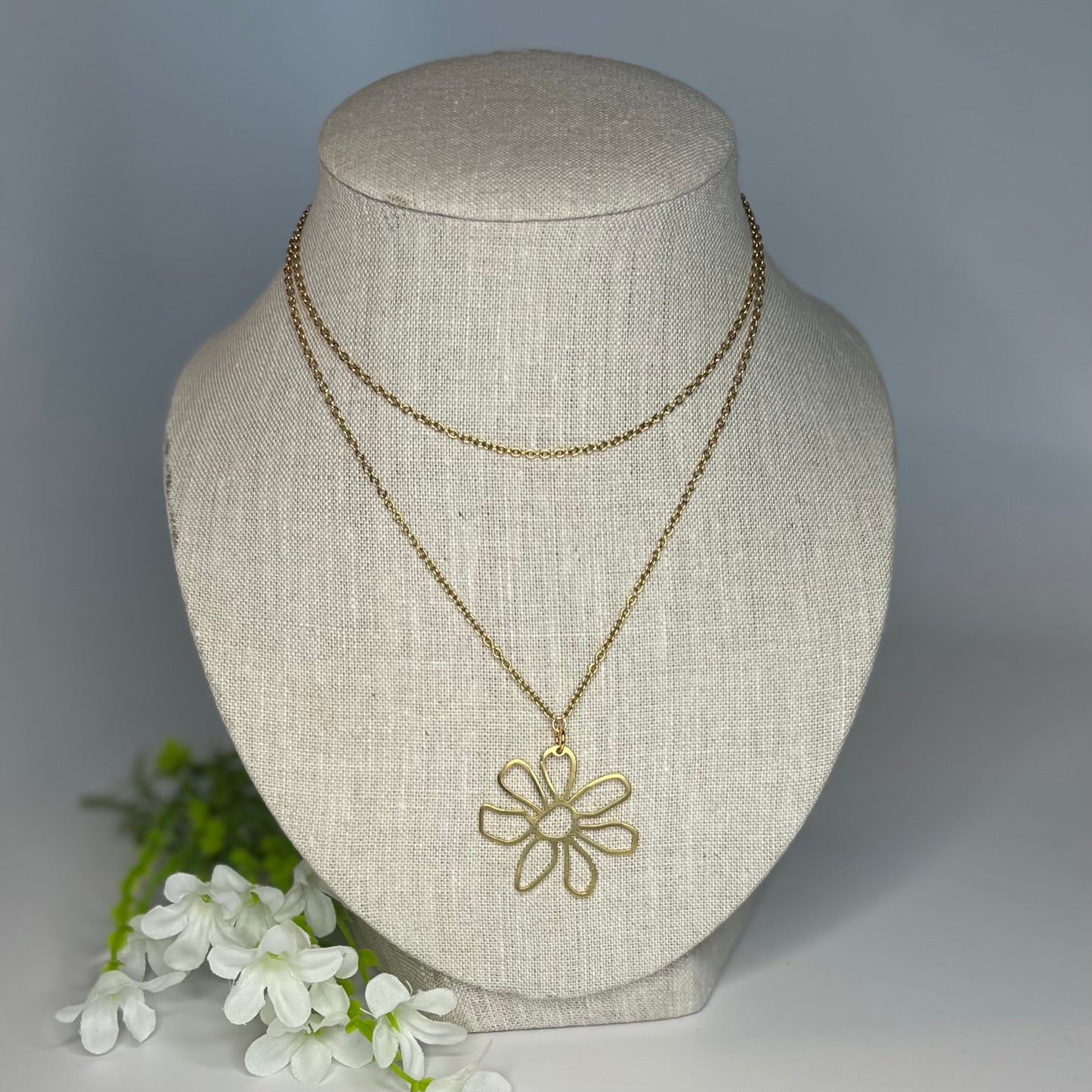 Xenia Flower Necklace